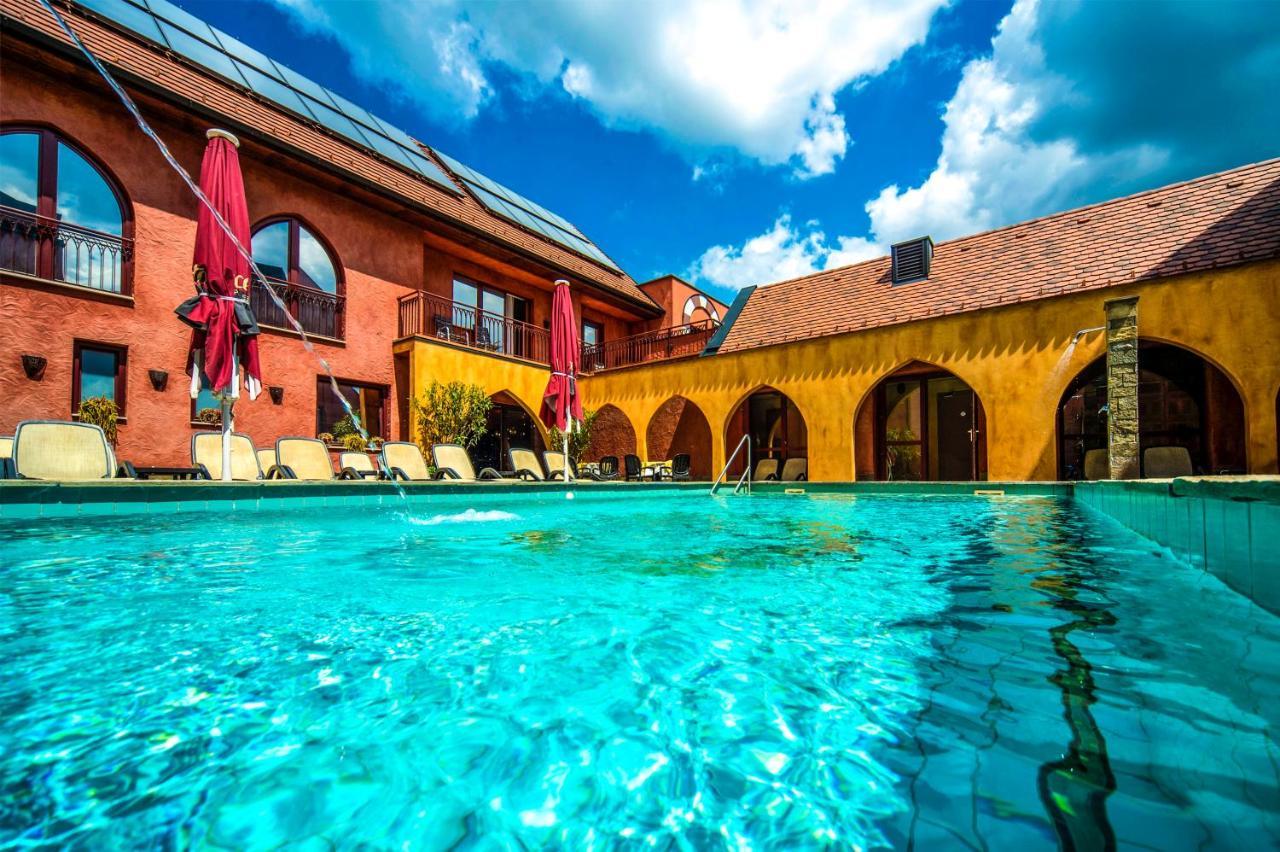 Meses Shiraz Hotel Superior-Adults Only 에게르잘록 외부 사진