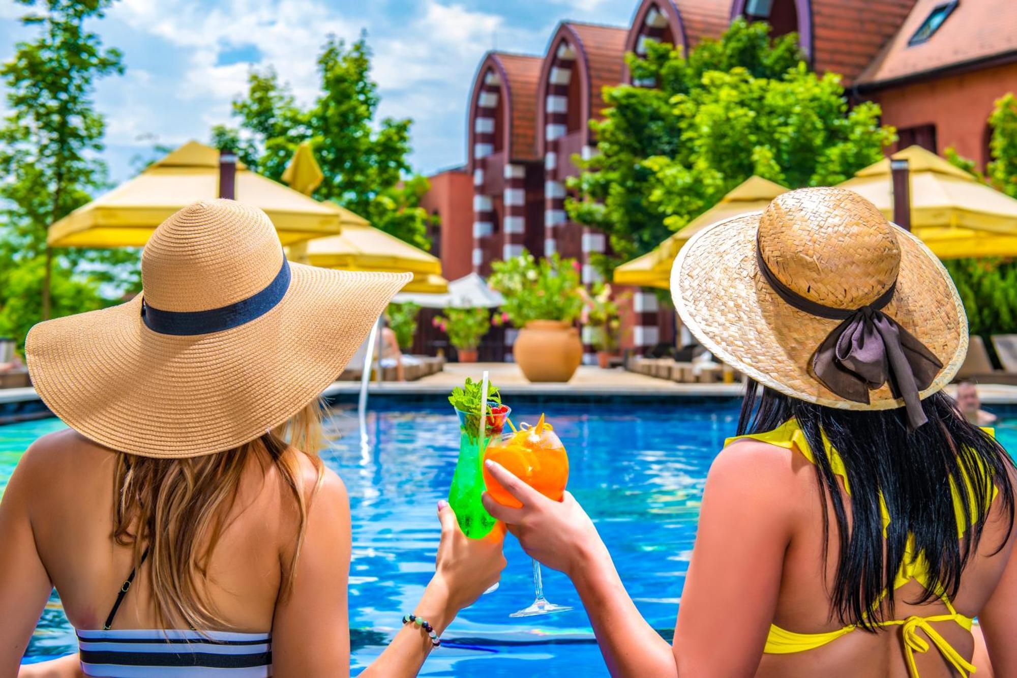 Meses Shiraz Hotel Superior-Adults Only 에게르잘록 외부 사진